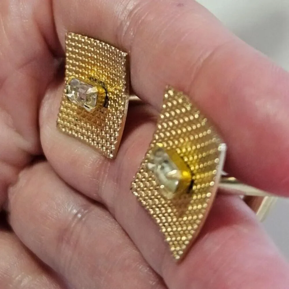 *Sale* Shield's vintage gold tone cufflinks